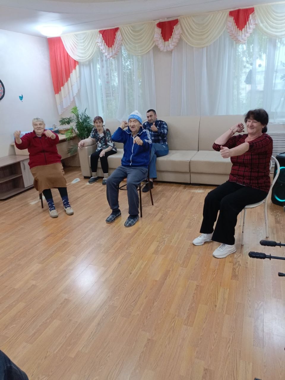 Танцы на стуле